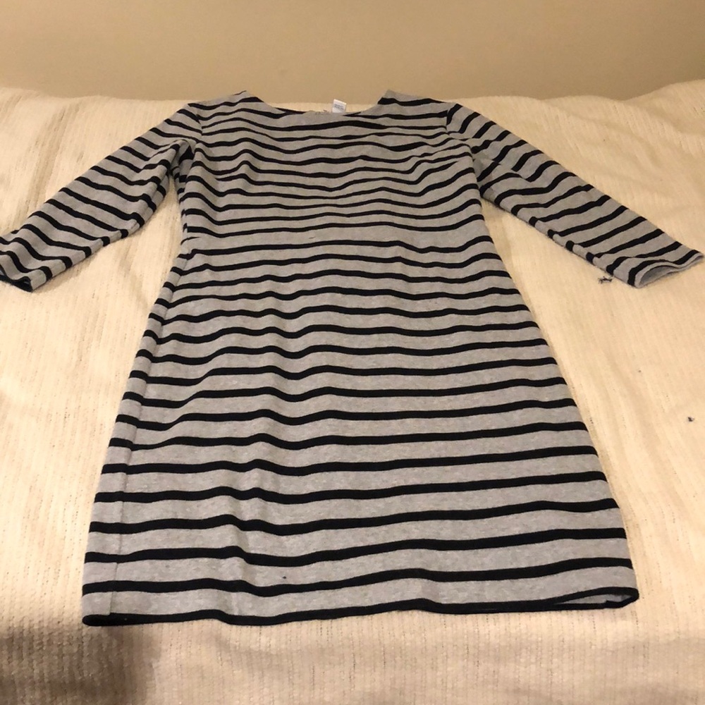 Striped 3/4-sleeve knee-length dress